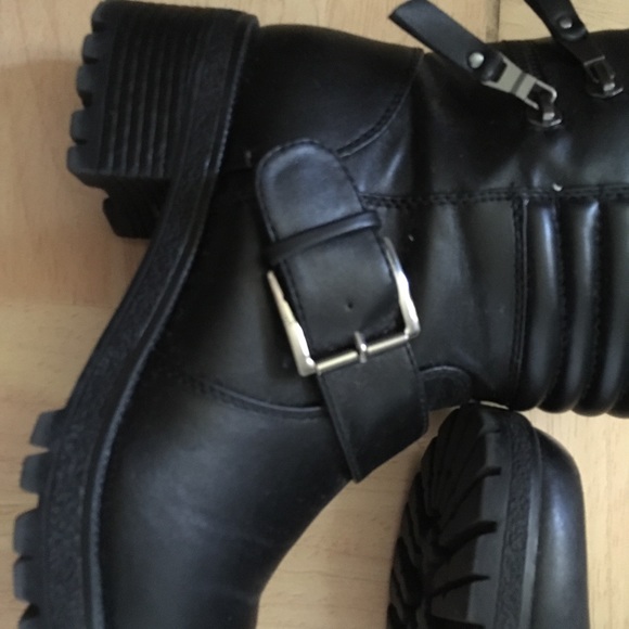 Combat boots - Picture 2 of 5